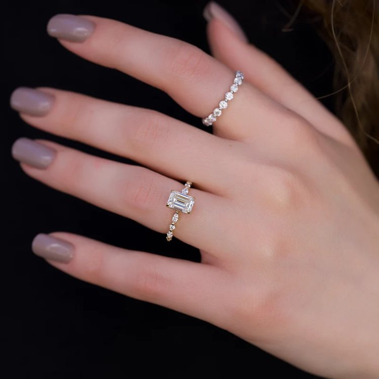 Emerald Cut Bezel Rings That Create Sleek Modern Aesthetics