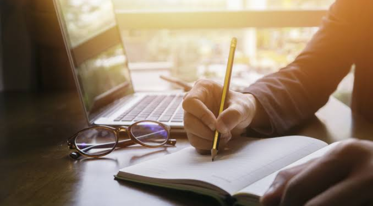 Why Hiring a Professional Book Writing Company Is Worth It