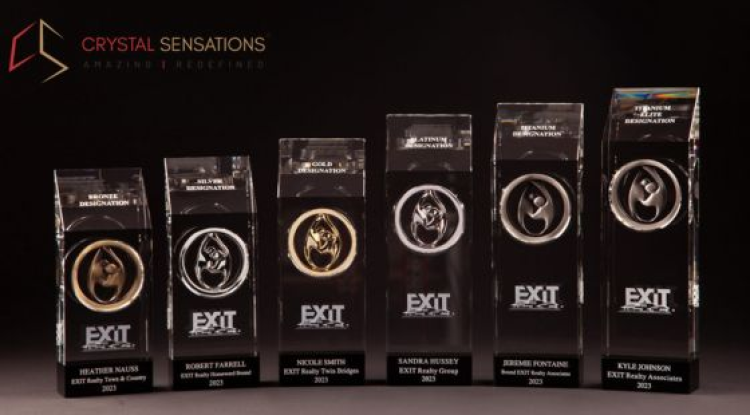 Custom Crystal Engraving for Memorable Awards and Recognition